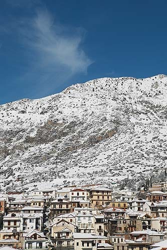arachova, ciudad nevada, grecia