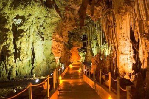 La fascinante cueva de Maronia