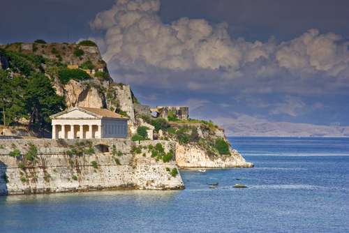Corfu y el templo de Artemisa